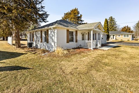 Tiny photo for 611 N West Street, Sandwich, IL 60548 (MLS # 12563987)