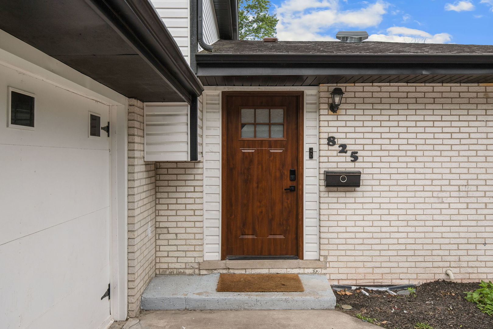 825 CHERRY Lane