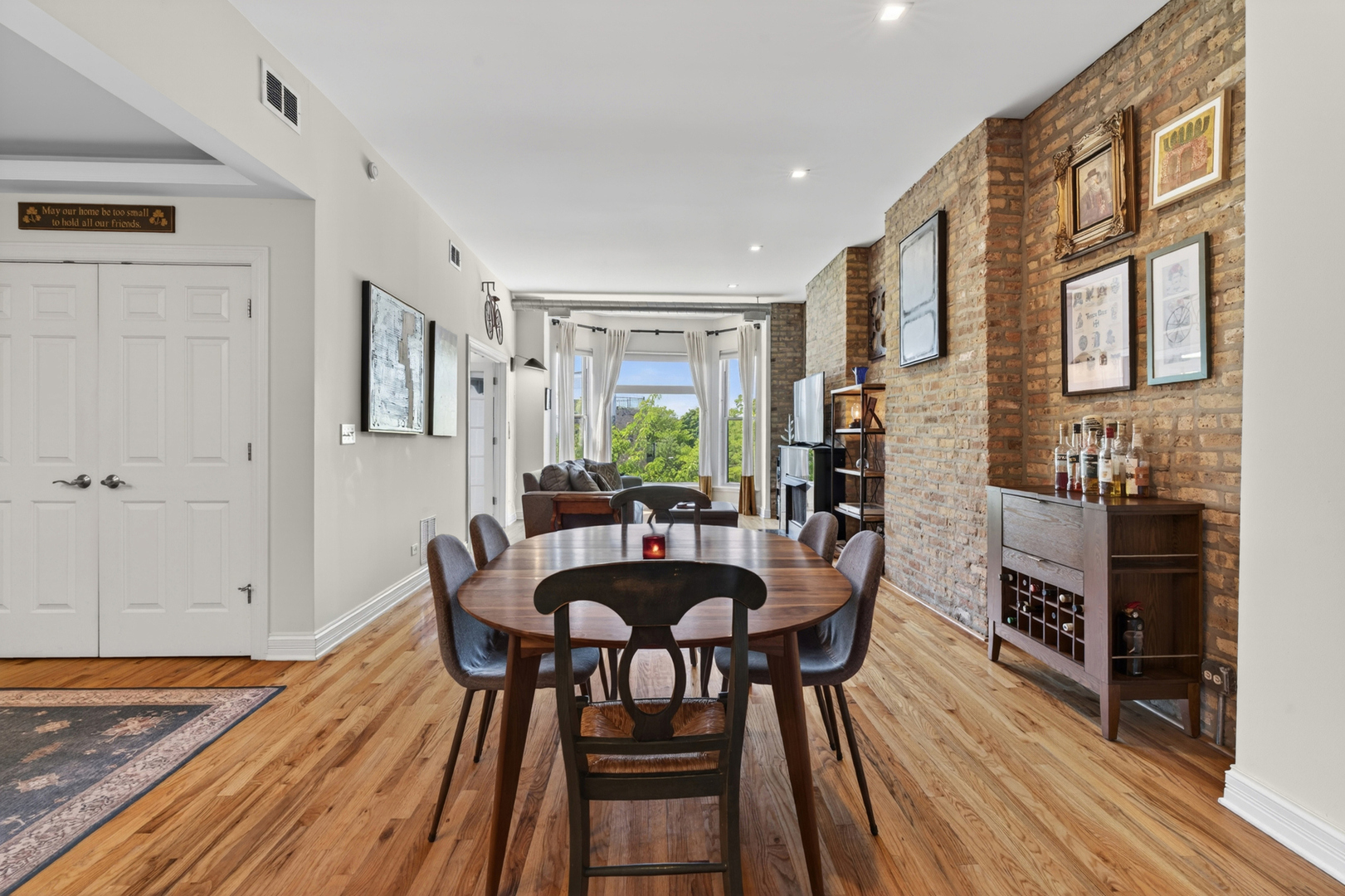 1245 W George Street 301