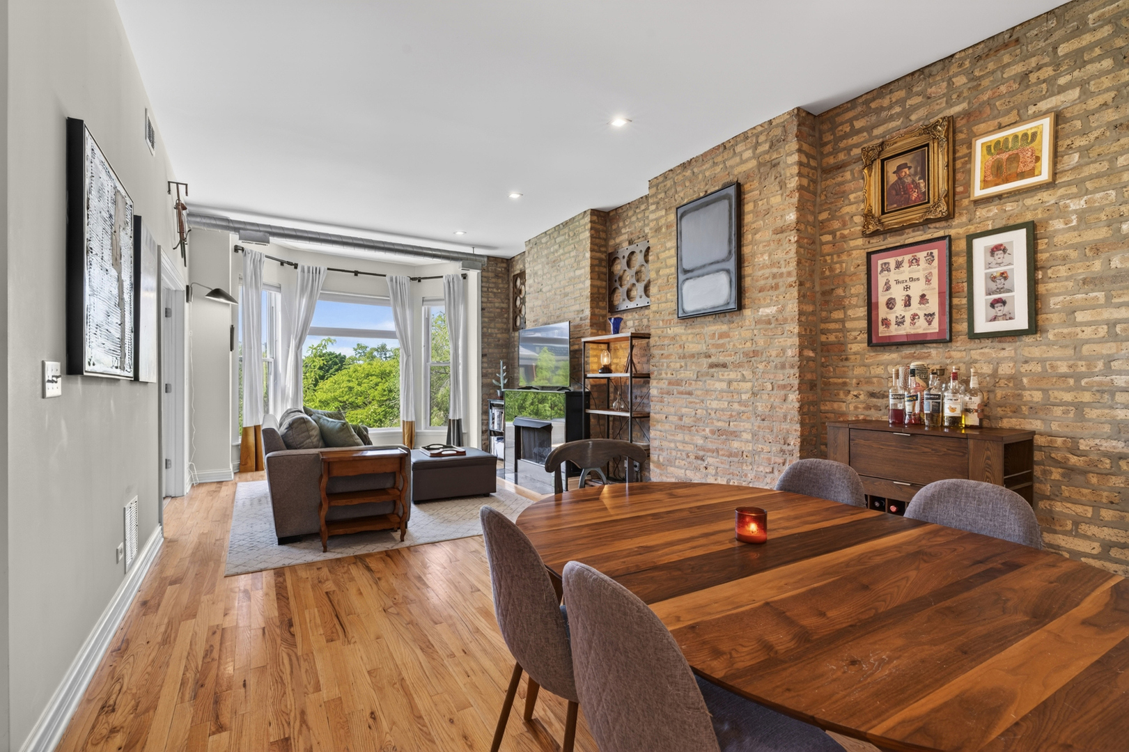 1245 W George Street 301