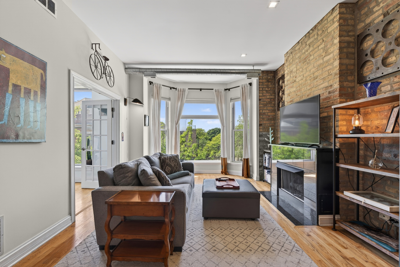 1245 W George Street 301