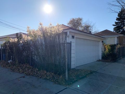 Tiny photo for 8901 S East End Avenue, Chicago, IL 60617 (MLS # 12617743)