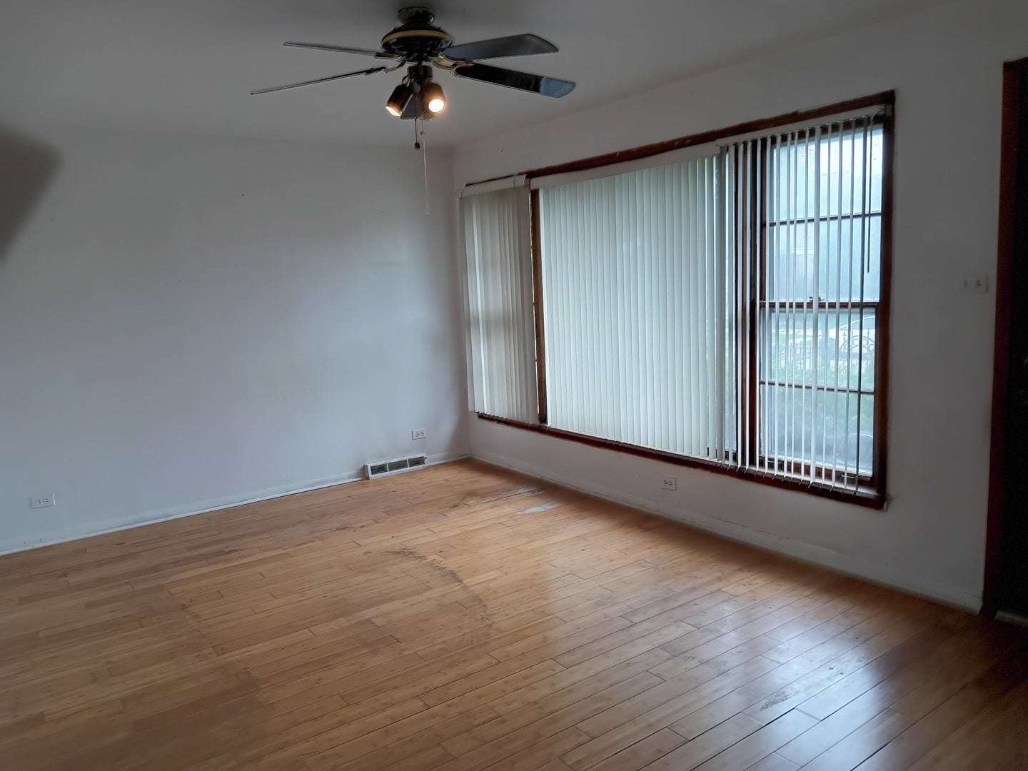 2133 W 49th Place
