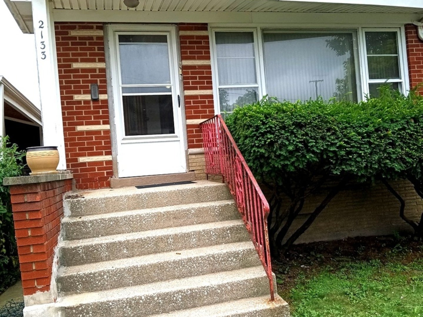 2133 W 49th Place