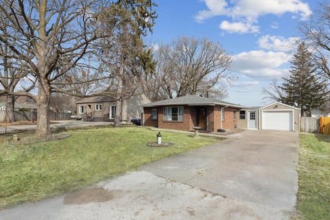 Tiny photo for 3808 15th Street B, Moline, IL 61265 (MLS # 12755877)