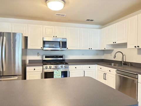 Tiny photo for 875 E 22nd Street #204, Lombard, IL 60148 (MLS # 12487454)