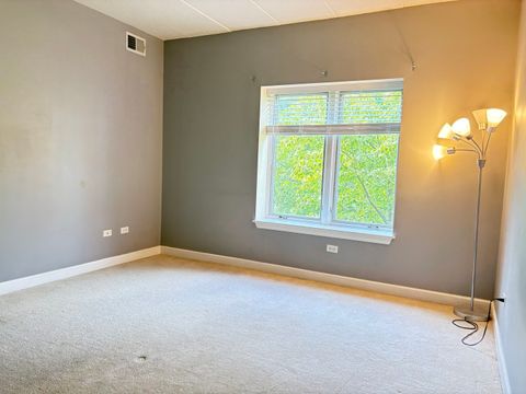 Tiny photo for 875 E 22nd Street #204, Lombard, IL 60148 (MLS # 12487454)