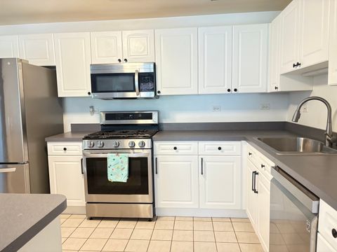 Tiny photo for 875 E 22nd Street #204, Lombard, IL 60148 (MLS # 12487454)