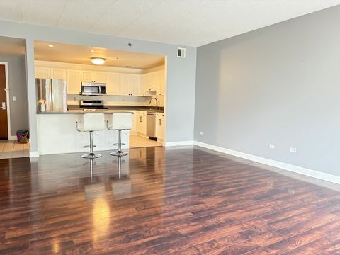 Tiny photo for 875 E 22nd Street #204, Lombard, IL 60148 (MLS # 12487454)