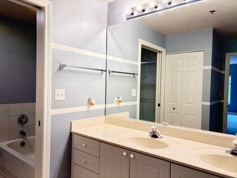 Tiny photo for 875 E 22nd Street #204, Lombard, IL 60148 (MLS # 12487454)