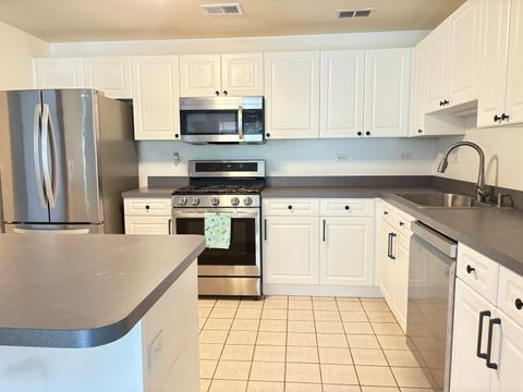 Tiny photo for 875 E 22nd Street #204, Lombard, IL 60148 (MLS # 12487454)