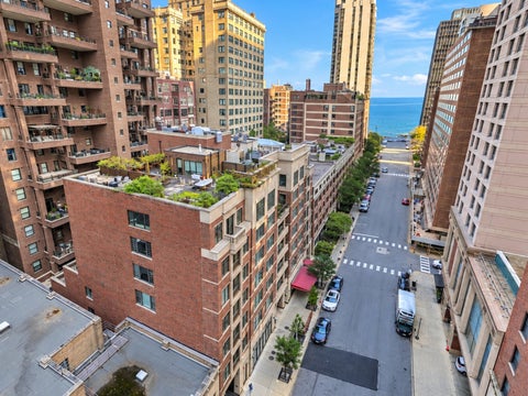 Photo of 190 E Walton Place #603, Chicago, IL 60611 (MLS # 12784815)