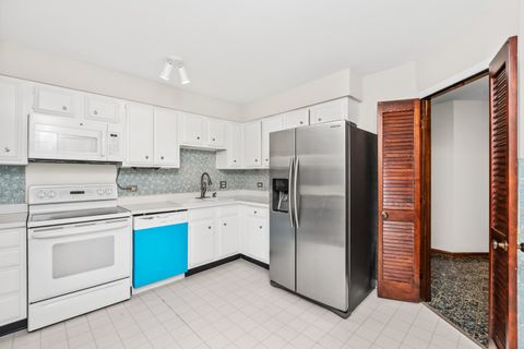 Tiny photo for 77 Lake Hinsdale Drive #207, Willowbrook, IL 60527 (MLS # 12549397)