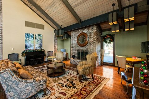 Tiny photo for 77 Lake Hinsdale Drive #207, Willowbrook, IL 60527 (MLS # 12549397)