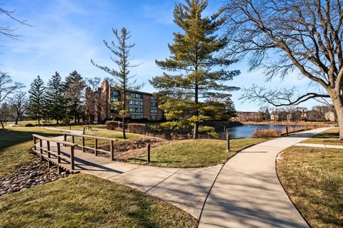 Tiny photo for 77 Lake Hinsdale Drive #207, Willowbrook, IL 60527 (MLS # 12549397)