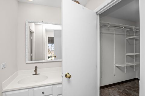 Tiny photo for 77 Lake Hinsdale Drive #207, Willowbrook, IL 60527 (MLS # 12549397)