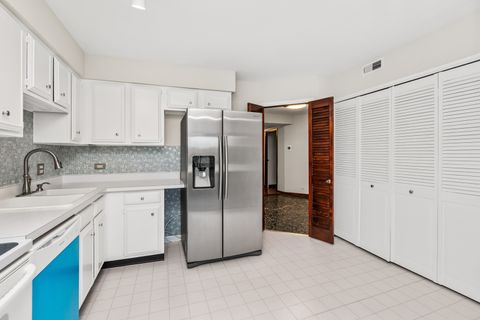 Tiny photo for 77 Lake Hinsdale Drive #207, Willowbrook, IL 60527 (MLS # 12549397)