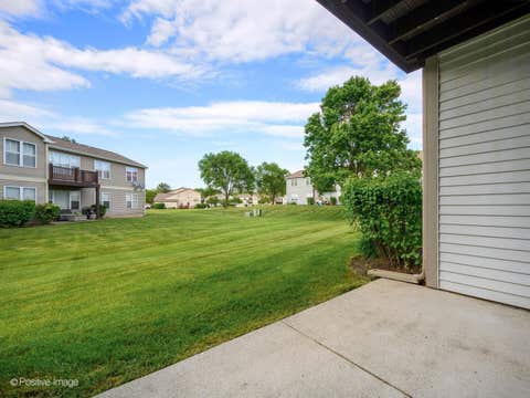 Tiny photo for 394 Woodview Circle #B, Elgin, IL 60120 (MLS # 12658781)