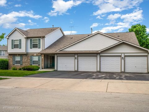 Photo of 394 Woodview Circle #B, Elgin, IL 60120 (MLS # 12658781)