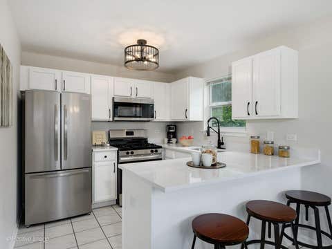 Tiny photo for 394 Woodview Circle #B, Elgin, IL 60120 (MLS # 12658781)
