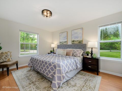 Tiny photo for 394 Woodview Circle #B, Elgin, IL 60120 (MLS # 12658781)