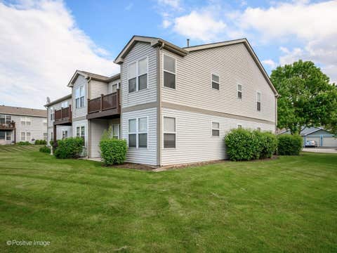 Tiny photo for 394 Woodview Circle #B, Elgin, IL 60120 (MLS # 12658781)