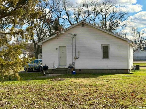 Tiny photo for 910 E McCord Street, Centralia, IL 62801 (MLS # EB460603)