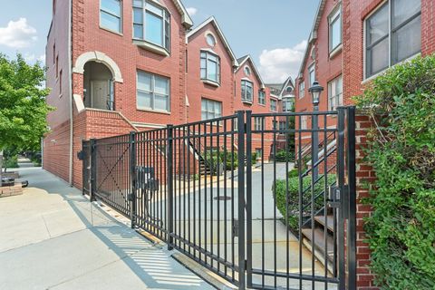 Tiny photo for 2243 N GREENVIEW Avenue #D, Chicago, IL 60614 (MLS # 12476227)