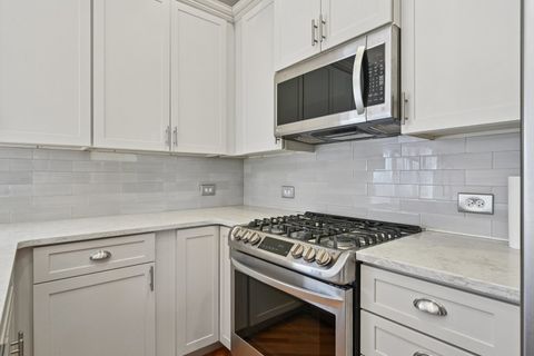 Tiny photo for 2243 N GREENVIEW Avenue #D, Chicago, IL 60614 (MLS # 12476227)