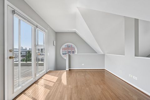 Tiny photo for 2243 N GREENVIEW Avenue #D, Chicago, IL 60614 (MLS # 12476227)