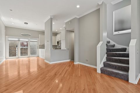 Tiny photo for 2243 N GREENVIEW Avenue #D, Chicago, IL 60614 (MLS # 12476227)