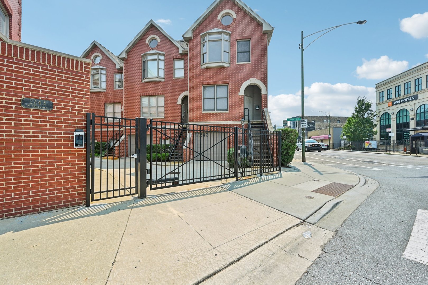 2243 N GREENVIEW Avenue D