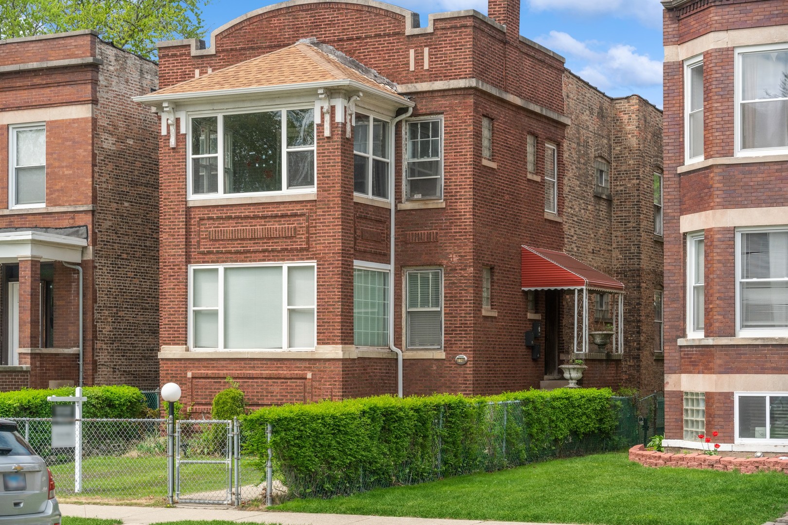 7748 S Saginaw Avenue
