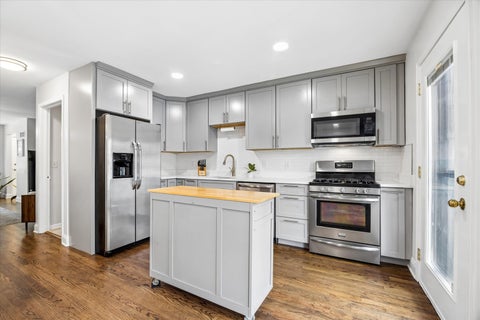 Tiny photo for 333 N Hale Street, Wheaton, IL 60187 (MLS # 12719598)