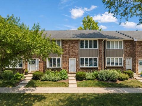 Tiny photo for 333 N Hale Street, Wheaton, IL 60187 (MLS # 12719598)
