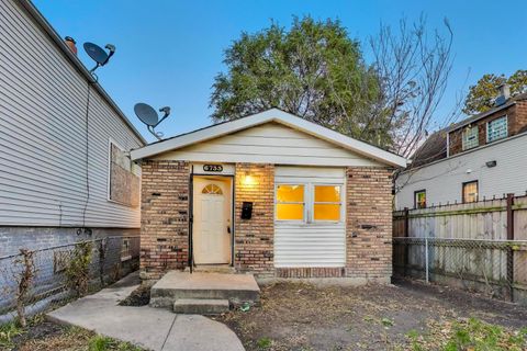Photo of 6733 S Throop Street, Chicago, IL 60636 (MLS # 12515962)