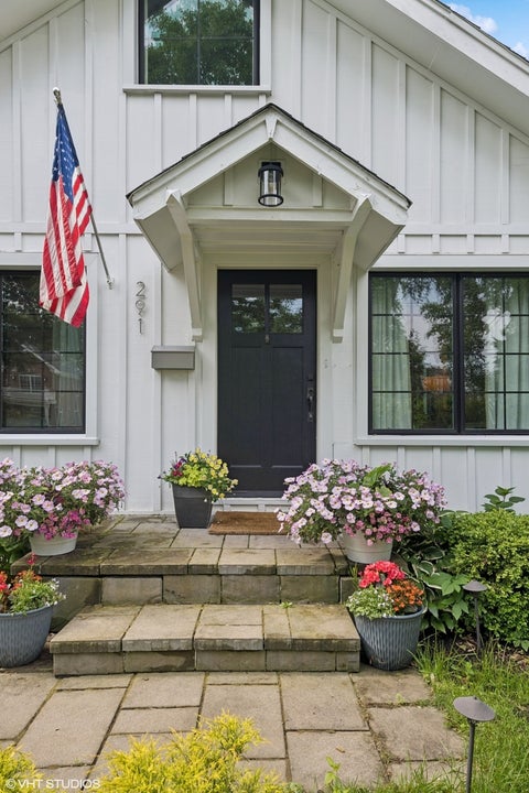 Tiny photo for 291 Oak Street, Glen Ellyn, IL 60137 (MLS # 12789178)