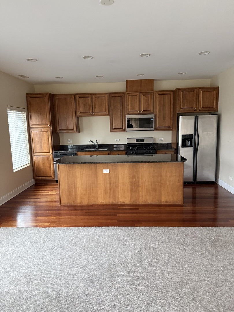 6961 Vine Street 301
