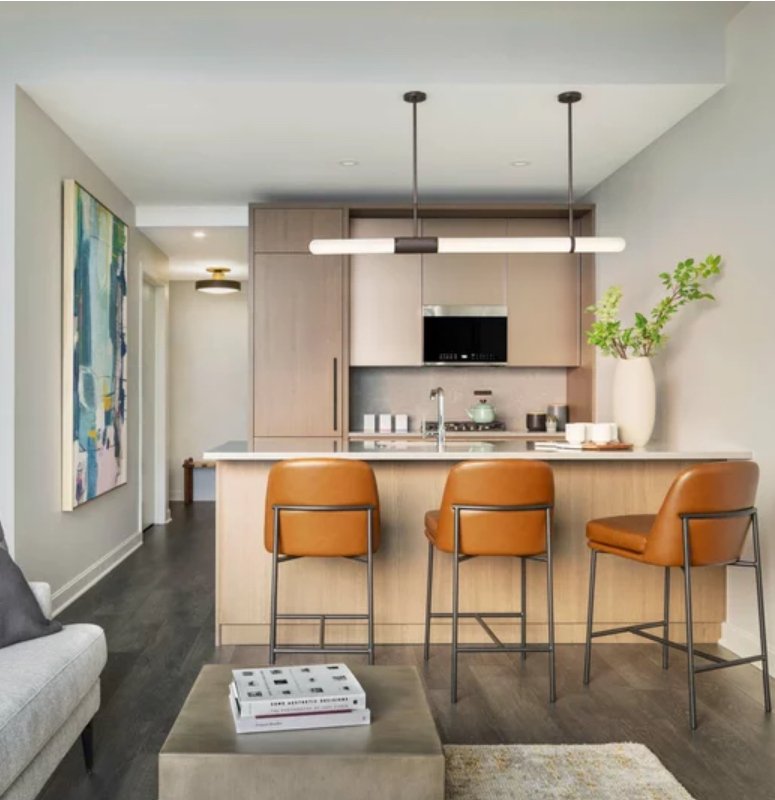 164 N Peoria Street 3201