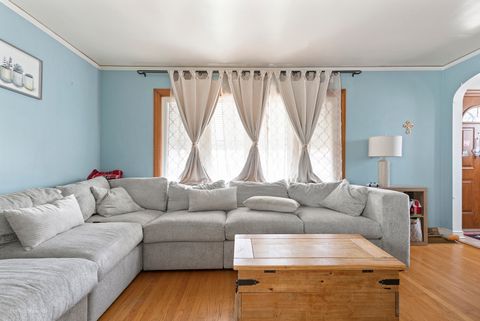 Tiny photo for 10833 S Avenue M, Chicago, IL 60617 (MLS # 12583345)