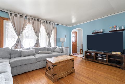 Tiny photo for 10833 S Avenue M, Chicago, IL 60617 (MLS # 12583345)