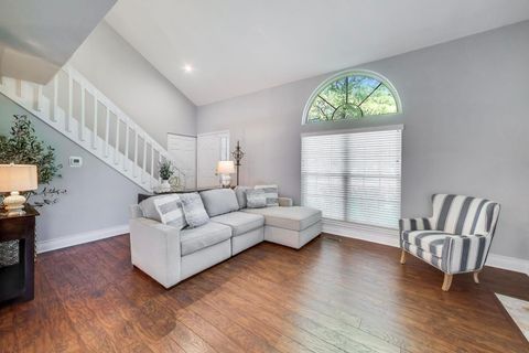 Tiny photo for 1204 N Knollwood Drive, Palatine, IL 60067 (MLS # 12678092)