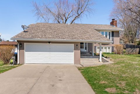 Tiny photo for 1328 W 47th Court, Davenport, IA 52806 (MLS # 12607492)