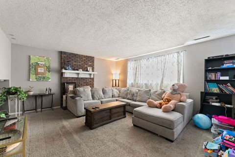 Tiny photo for 1328 W 47th Court, Davenport, IA 52806 (MLS # 12607492)