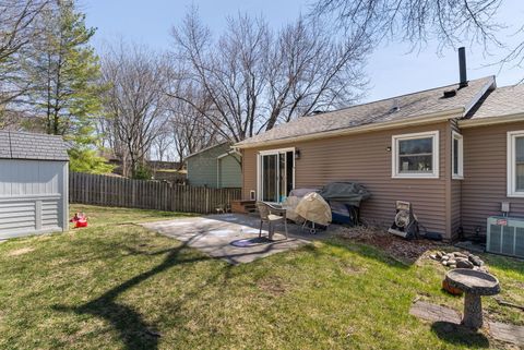 Tiny photo for 1328 W 47th Court, Davenport, IA 52806 (MLS # 12607492)