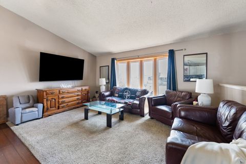 Tiny photo for 1328 W 47th Court, Davenport, IA 52806 (MLS # 12607492)