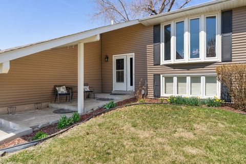 Tiny photo for 1328 W 47th Court, Davenport, IA 52806 (MLS # 12607492)