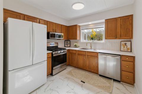 Tiny photo for 18310 Robin Lane #D2, Homewood, IL 60430 (MLS # 12509257)