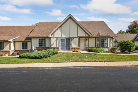 Photo of 1820 Willow Circle Drive #1820, Crest Hill, IL 60403 (MLS # 12492682)
