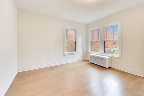 Tiny photo for 1201 E Madison Park Drive #3, Chicago, IL 60615 (MLS # 12601588)